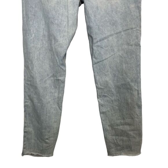 AMERICAN EAGLE MOM JEAN High Rise Distressed Light Blue Wash Raw Hem Jeans sz 4 - Picture 16 of 16